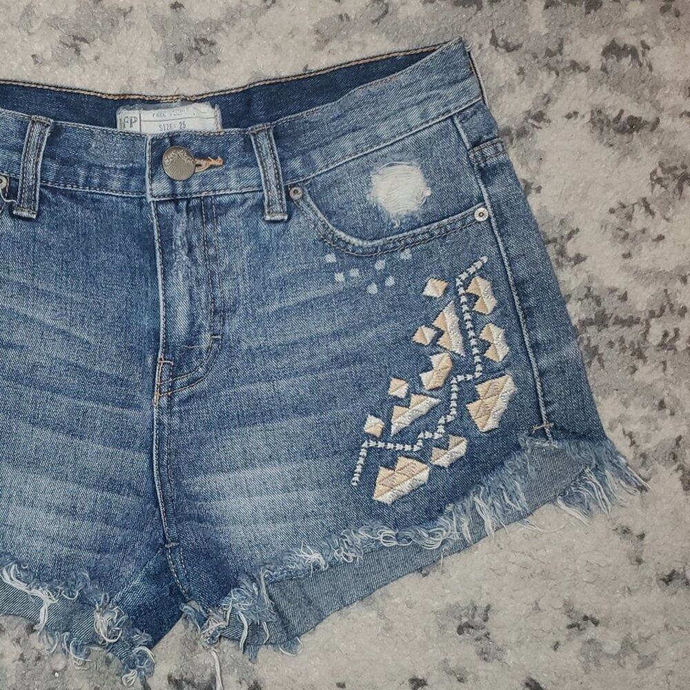 Free People Distressed Shorts || sz 25 || EUC